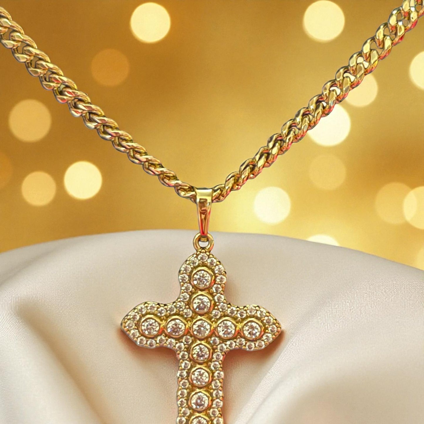 Diamond cut cross chain