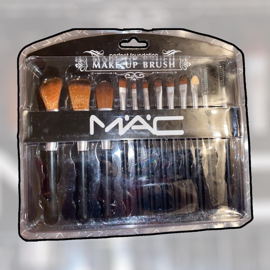 Mac makeup brushes 12pc
