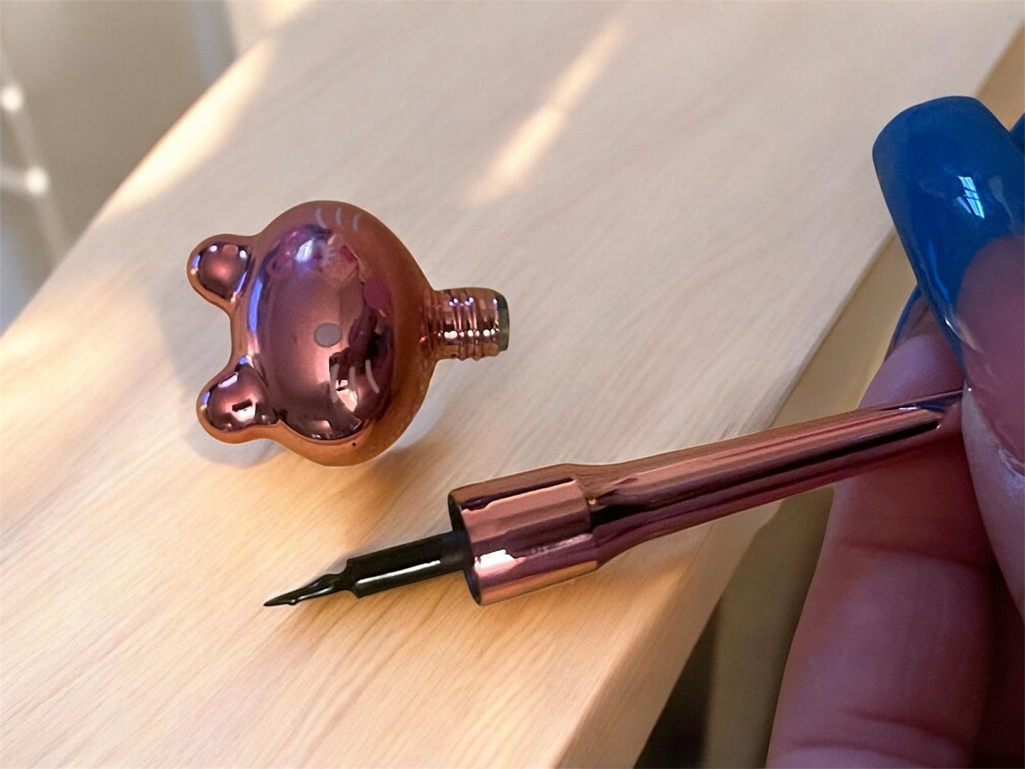 DoDo Queen Liquid Eyeliner