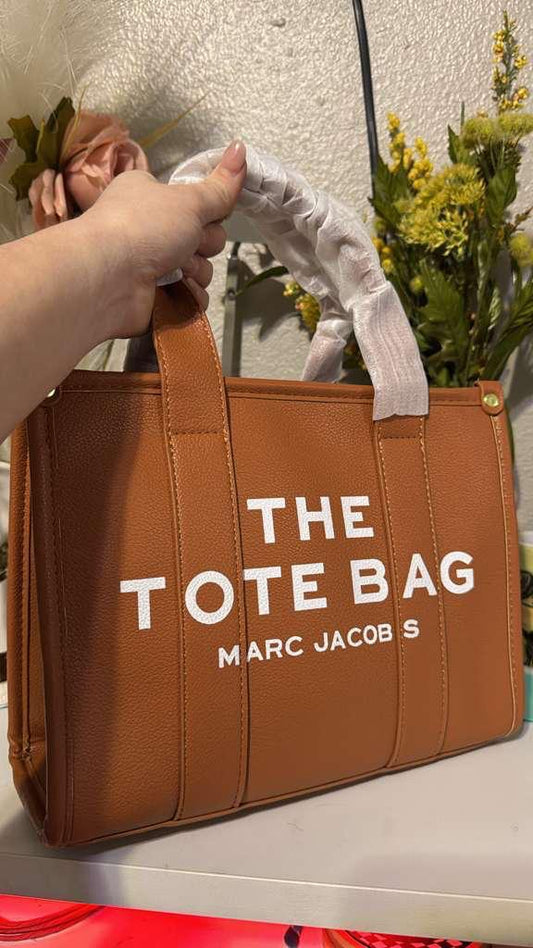 THE TOTE BAG BY MARC JACOBS