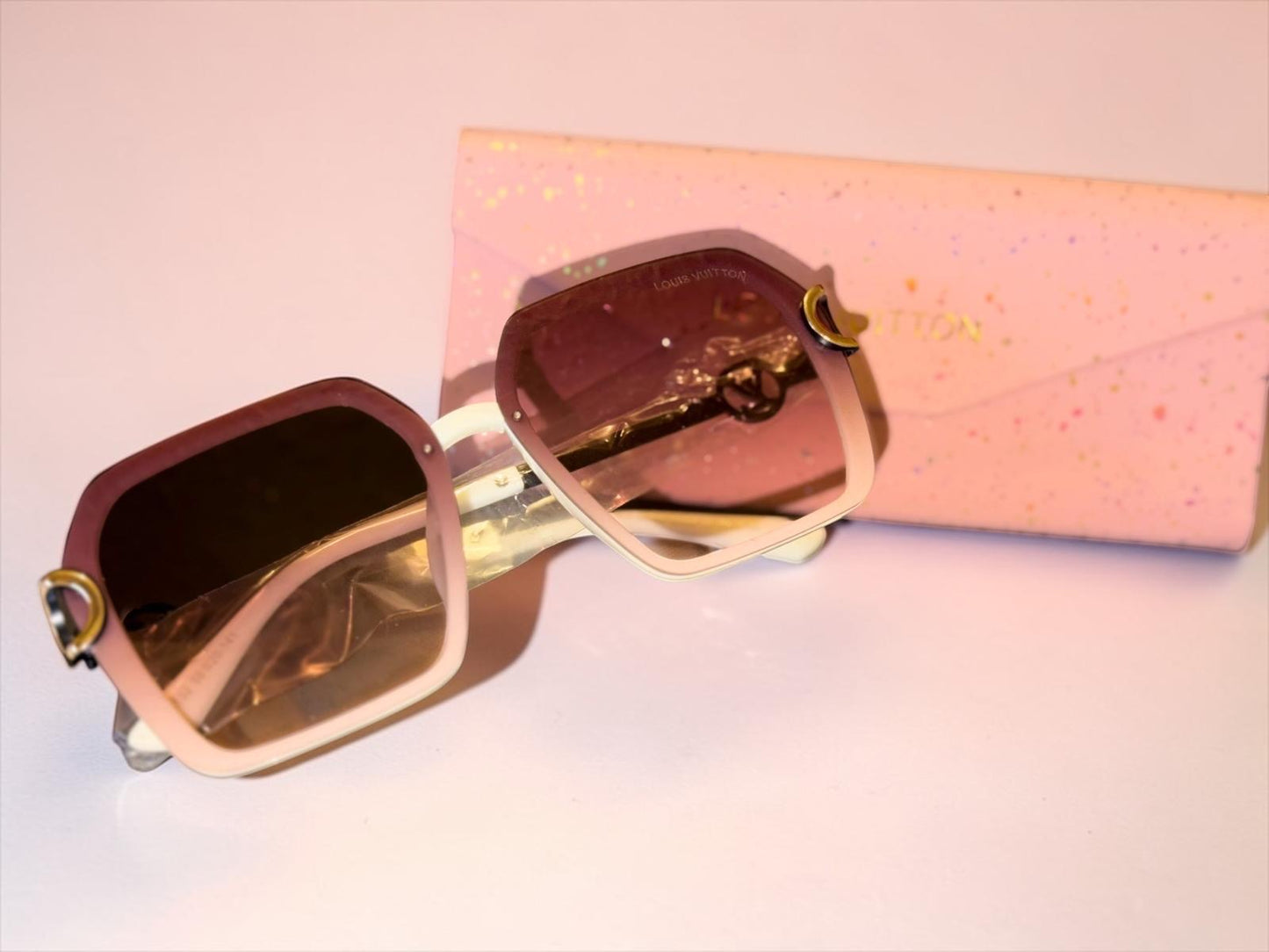 Lv sunglasses with case