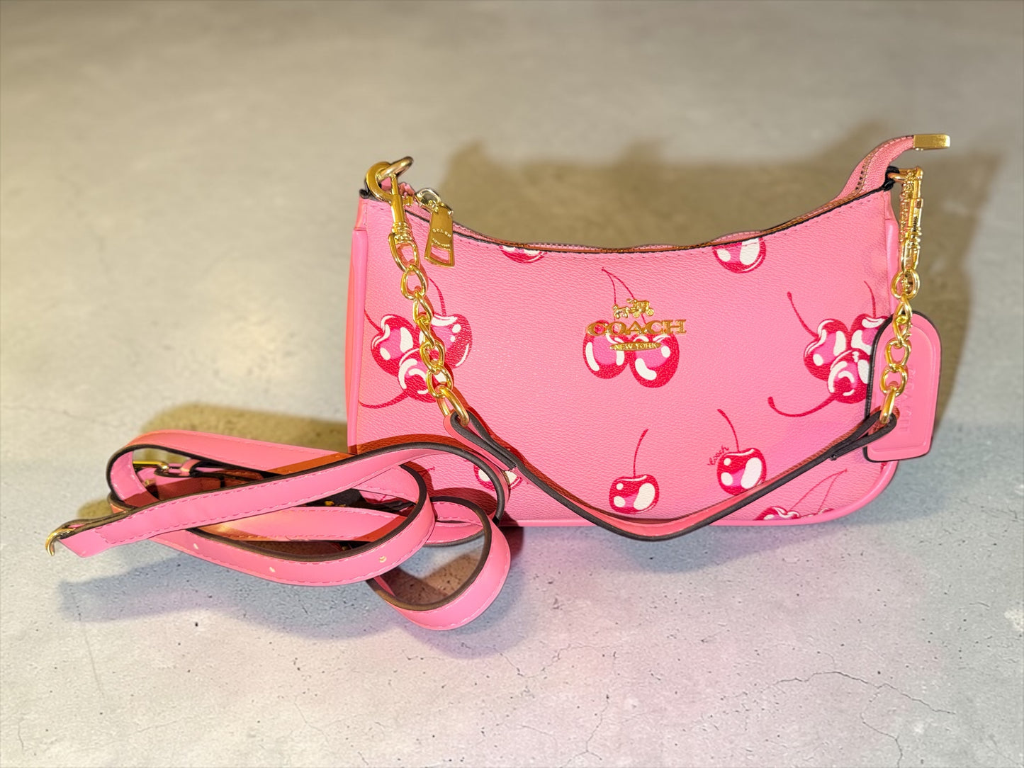 Co@ch cherry print handbag
