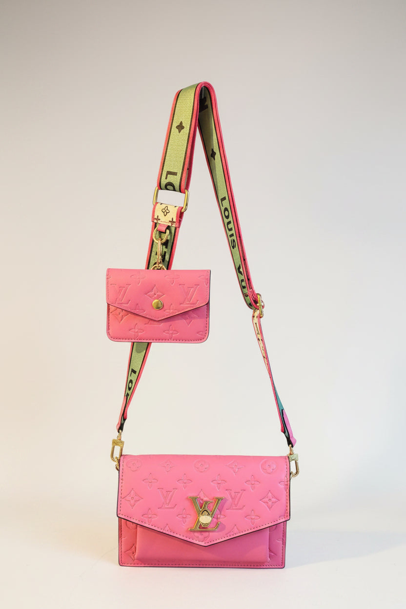 LV CROSSBODY HANDBAG WITH DETACHABLE WALLET